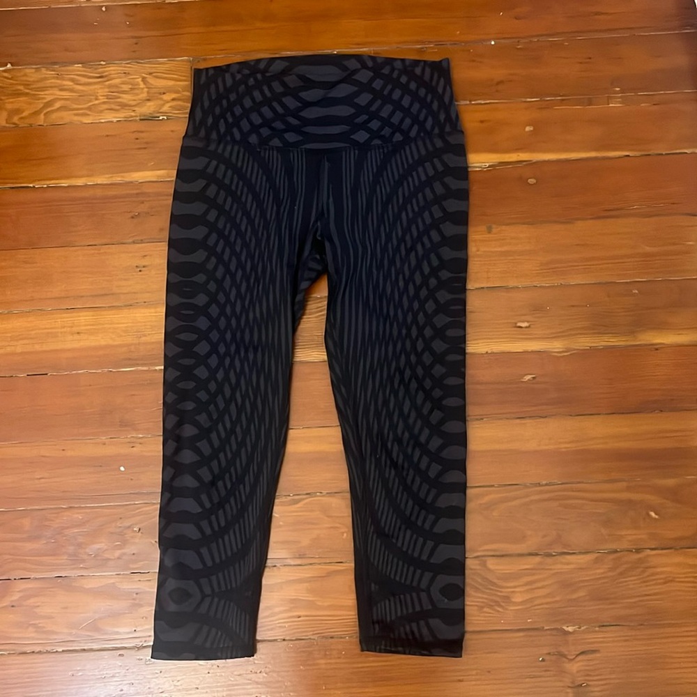 Alo leggings, black and gray, medium